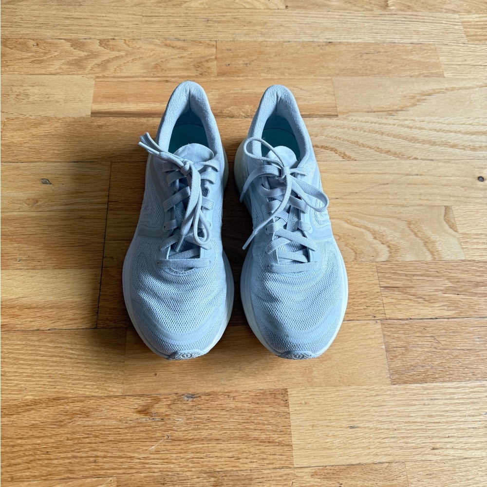 Lululemon Athletica Blissfeel Run 2 Sneakers in Light Gray